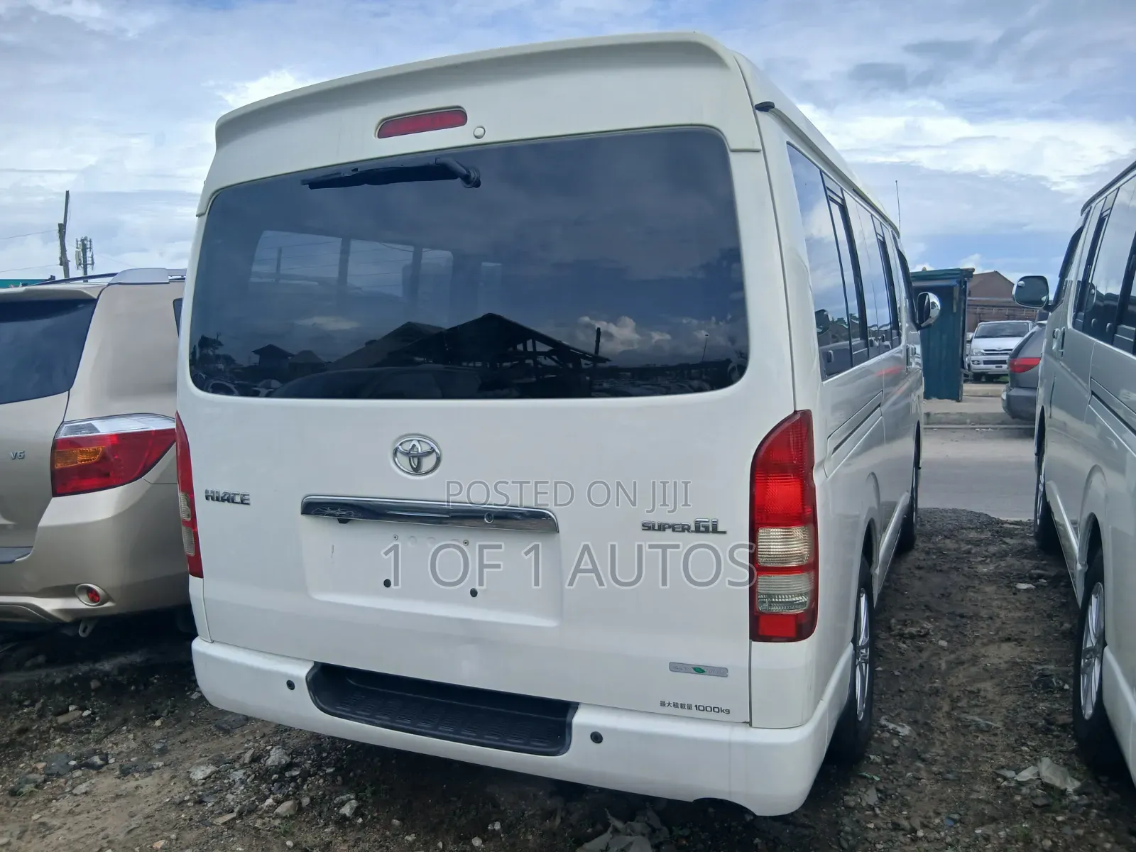 Toyota HiAce 2014 White