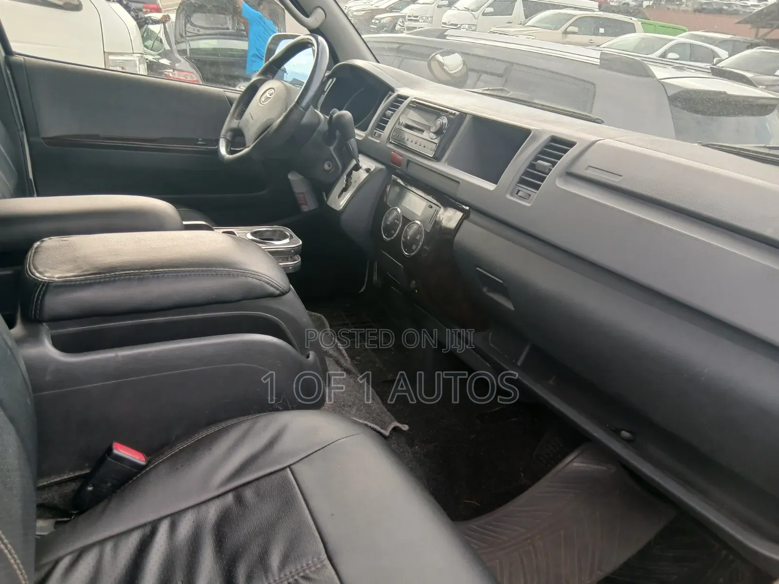 Toyota HiAce 2014 White