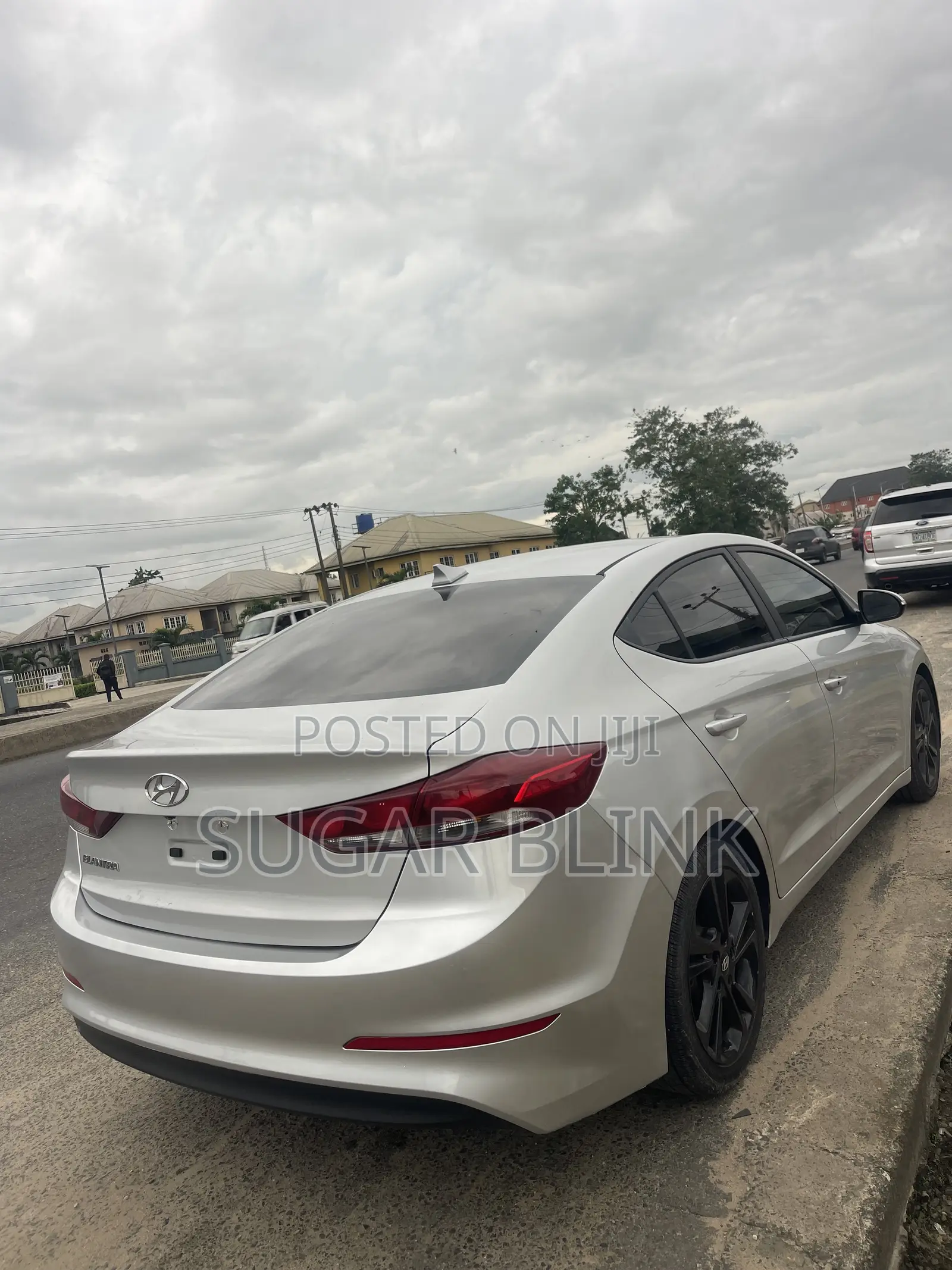 Hyundai Elantra SE Sedan FWD (2.0L 4cyl 6M) 2017 Silver