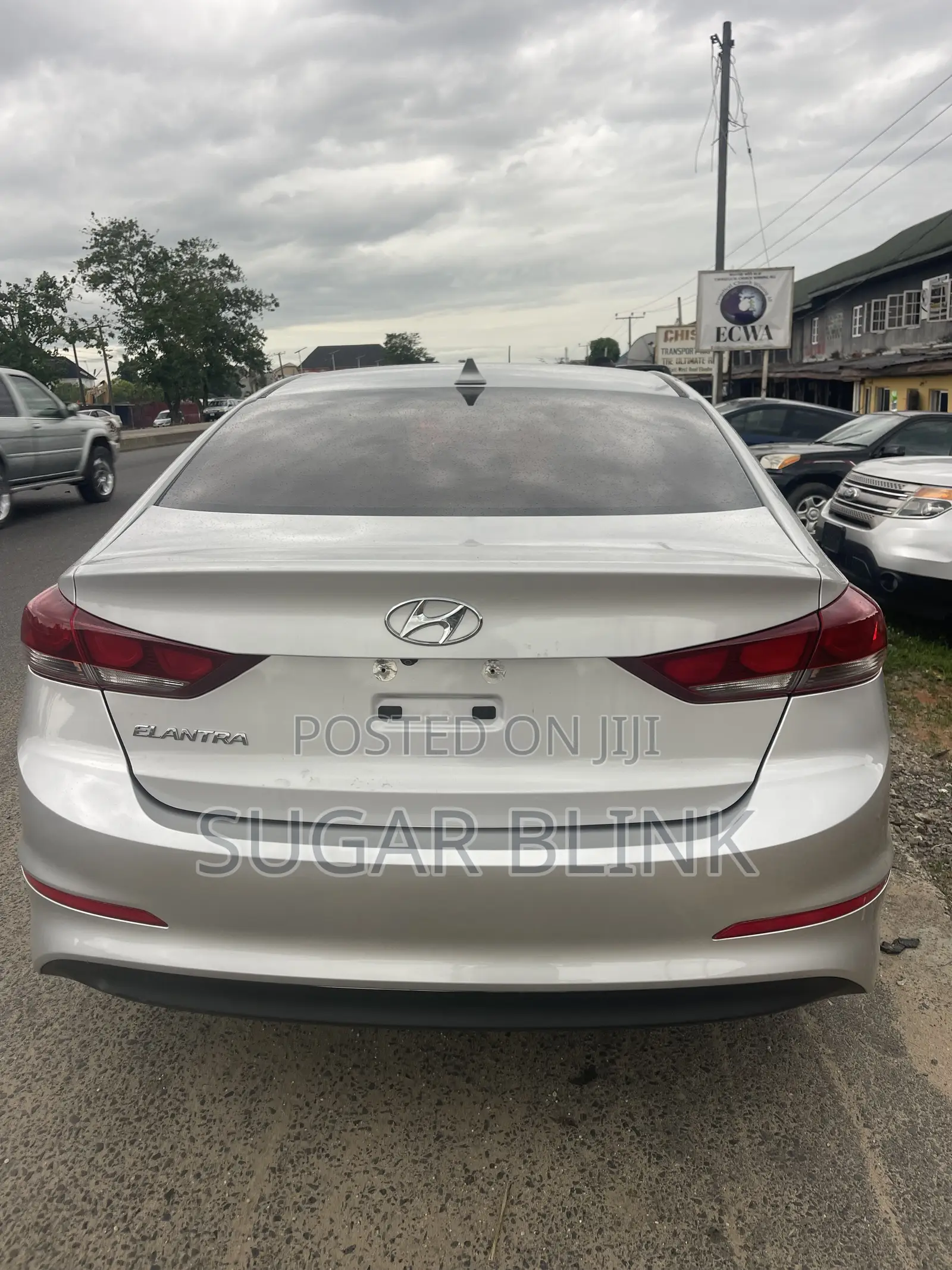 Hyundai Elantra SE Sedan FWD (2.0L 4cyl 6M) 2017 Silver