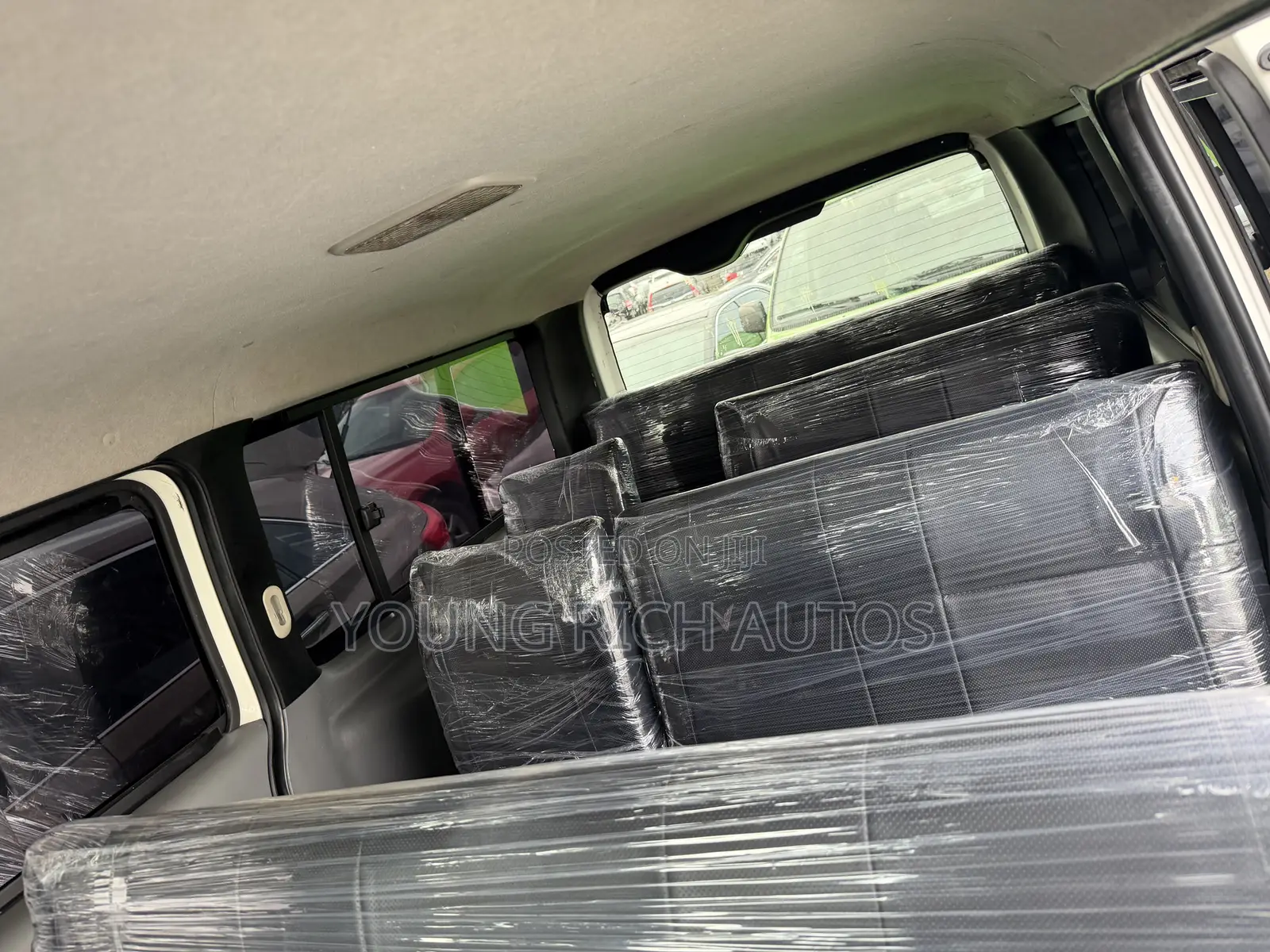 Toyota HiAce 2010 White