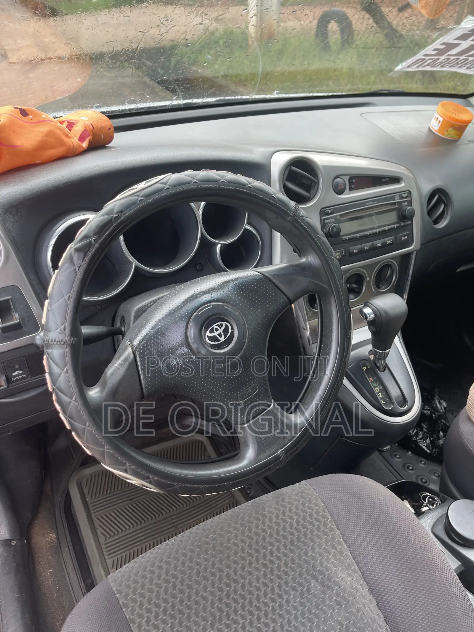 Toyota Matrix Hatchback AWD (1.8L 4cyl 4A) 2005 Silver