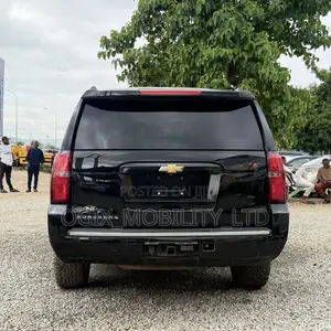 Chevrolet Suburban 2015 Black