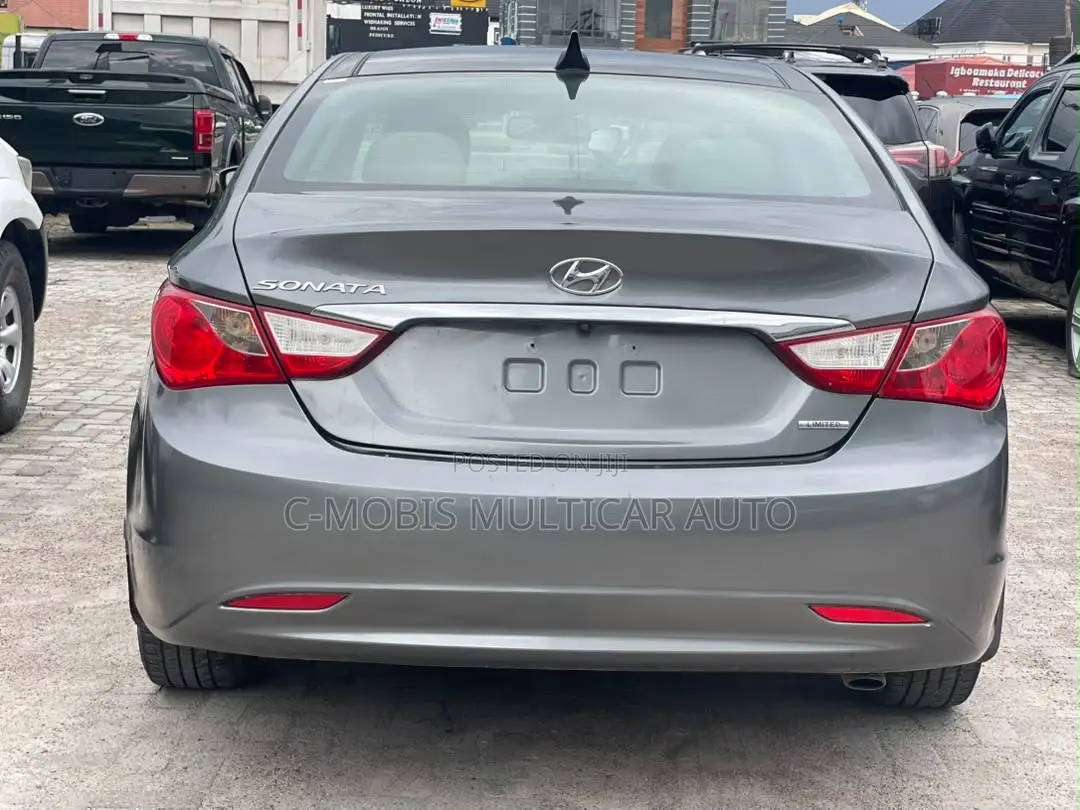 Hyundai Sonata Limited Sedan FWD (2.4L 4cyl 6A) 2013 Gray