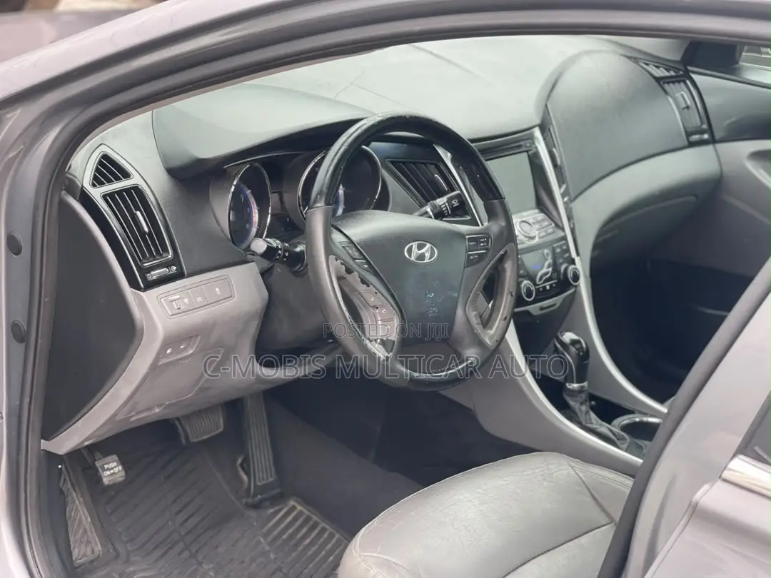 Hyundai Sonata Limited Sedan FWD (2.4L 4cyl 6A) 2013 Gray