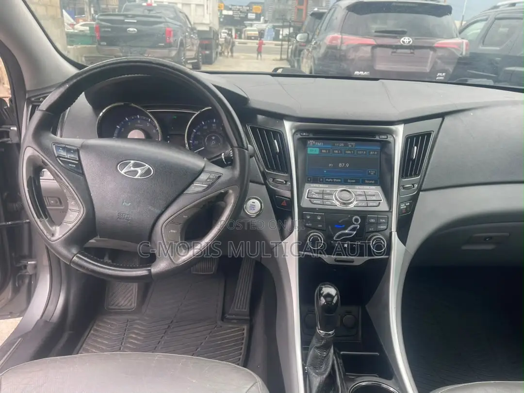 Hyundai Sonata Limited Sedan FWD (2.4L 4cyl 6A) 2013 Gray