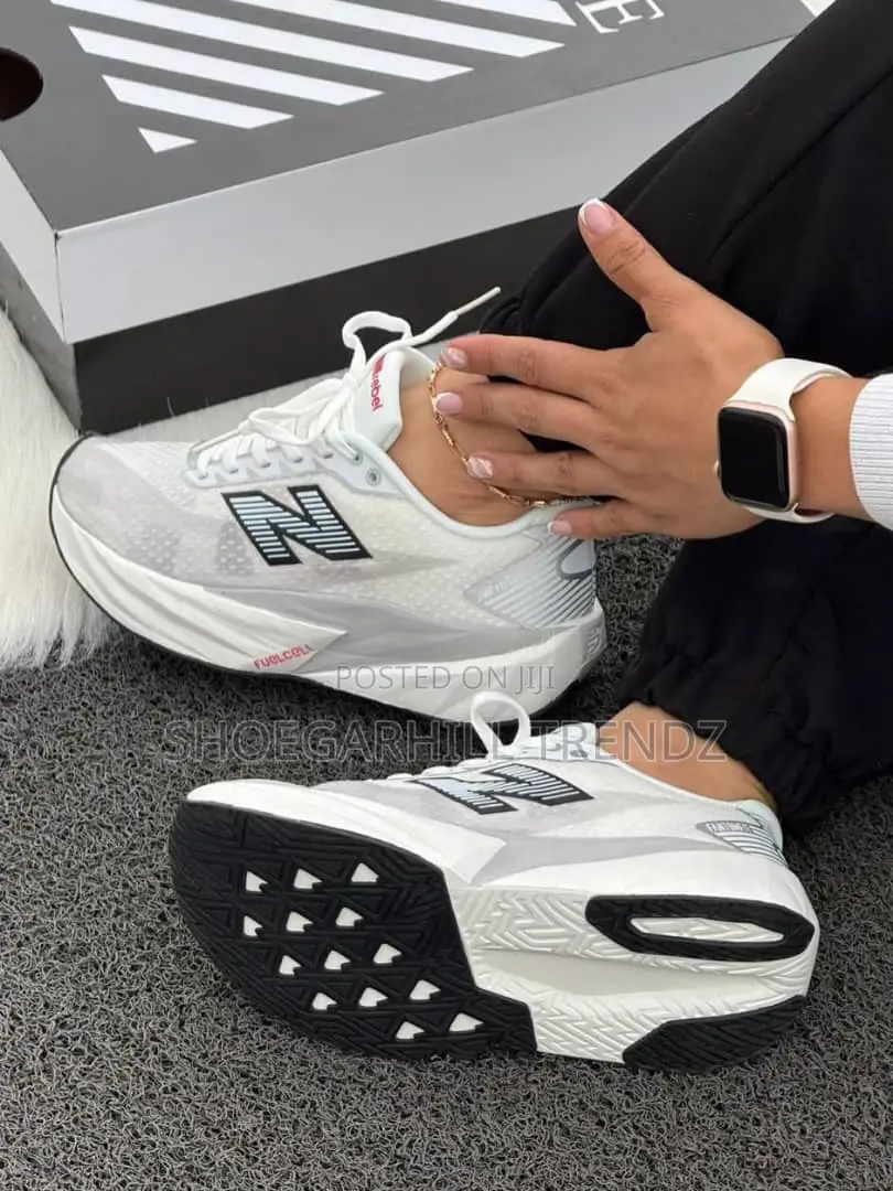 New Balance Fuelcell Rebel V5 Sneakers – Premium Performance Edition