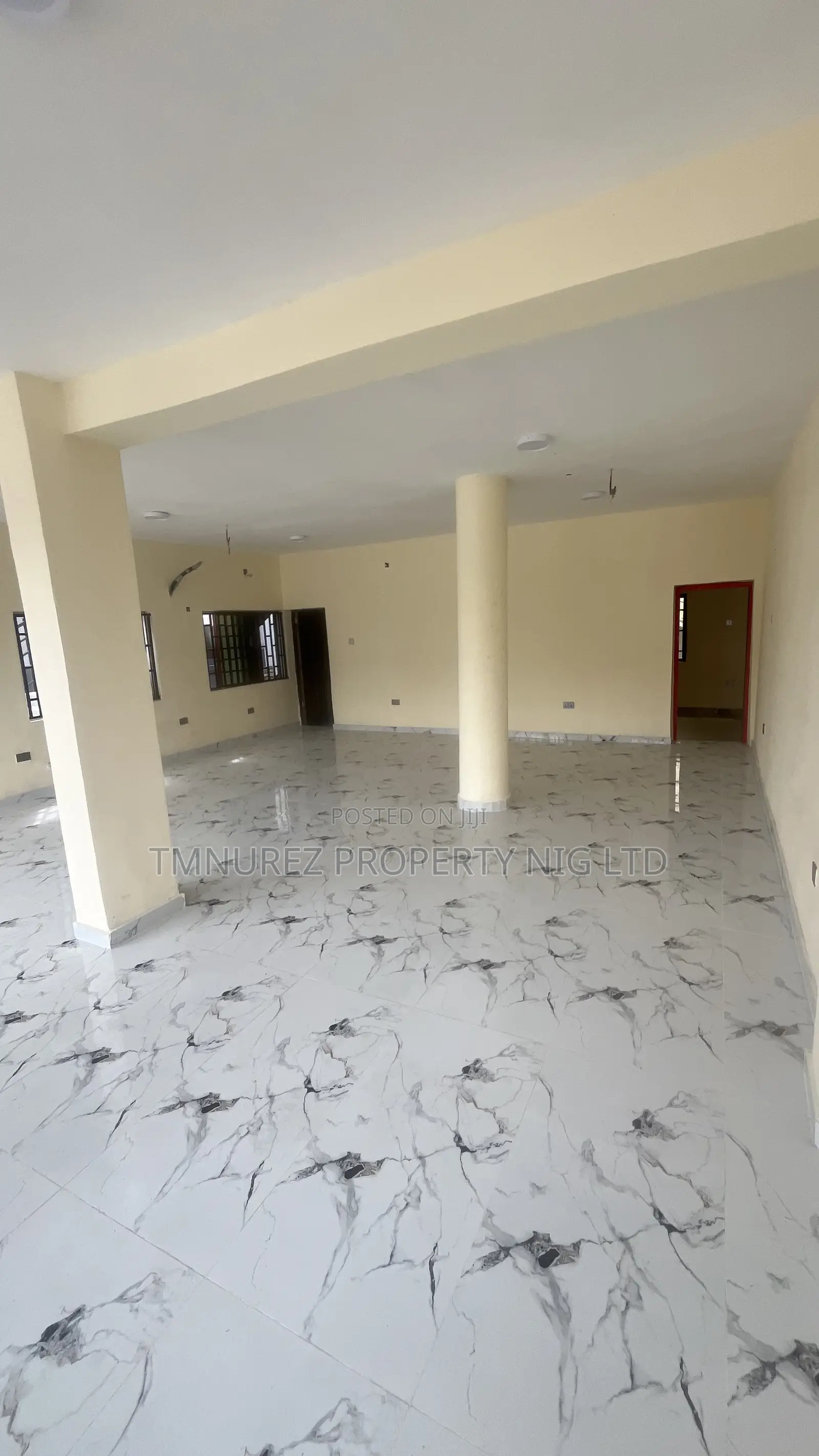 Showroom Shop(Multipurpose).