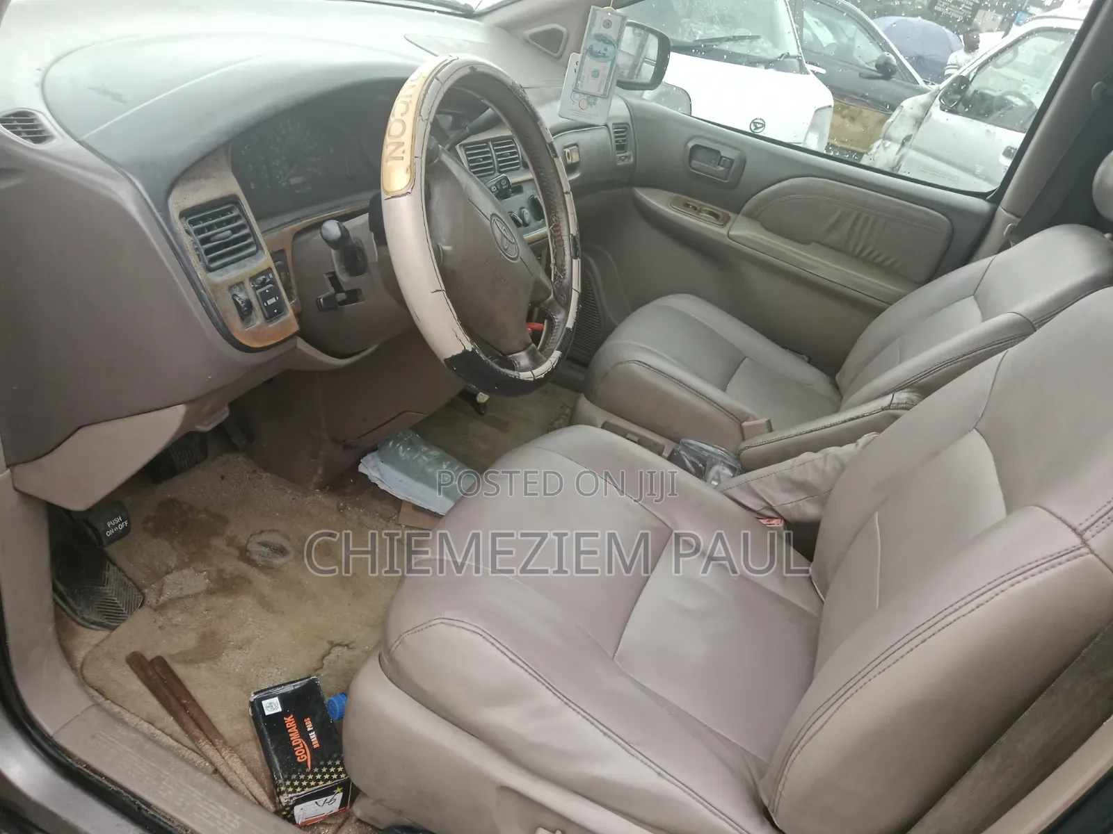 Toyota Sienna LE & 1 hatch 2000 Gold