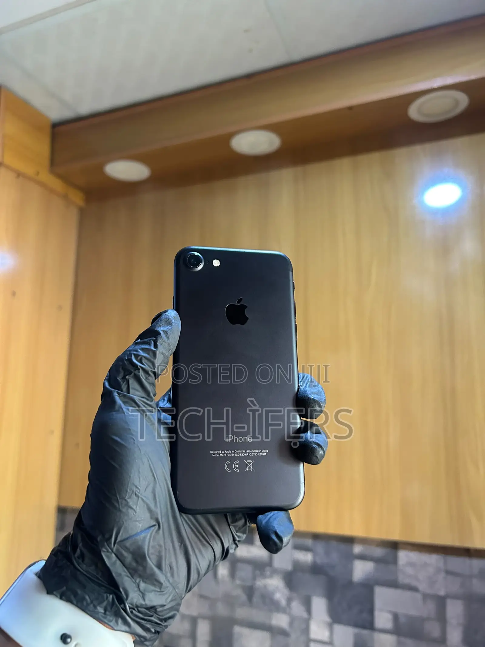 Apple iPhone 7 32 GB Black