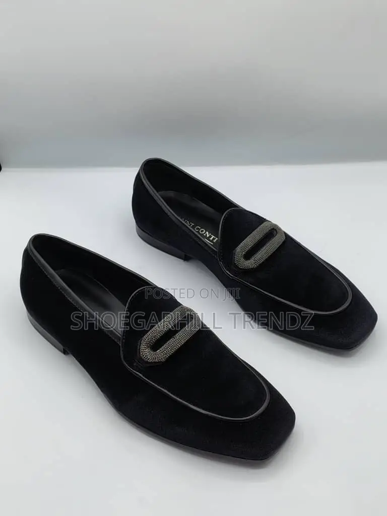 Dsquared Premium Slippers for Men – Luxury Craftsmanship
