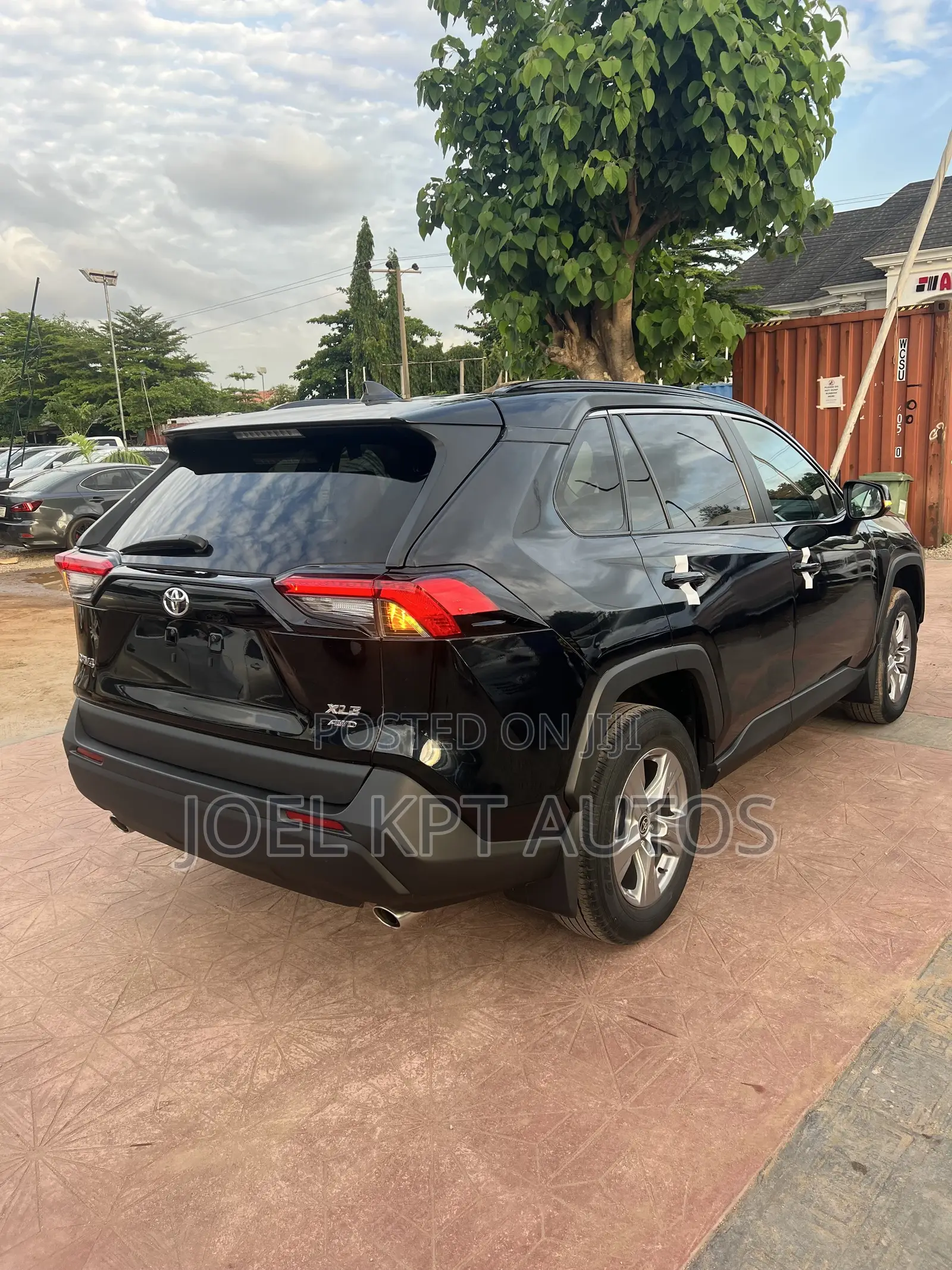 Toyota RAV4 XLE 2022 Black