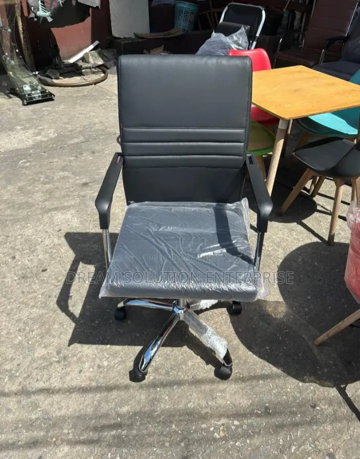 Standard Office Swivel Chair