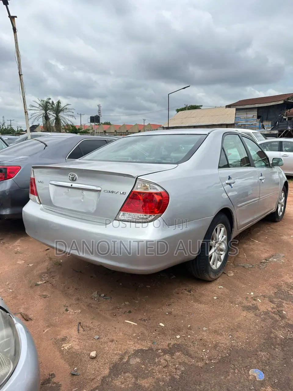 Toyota Camry LE 4dr Sedan (2.4L 4cyl 4A) 2004