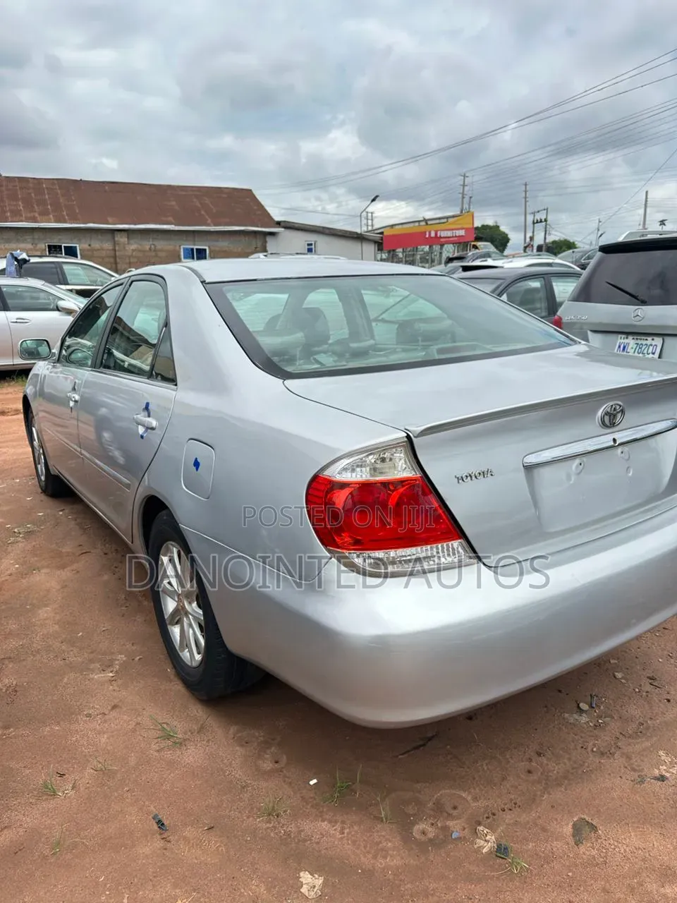 Toyota Camry LE 4dr Sedan (2.4L 4cyl 4A) 2004