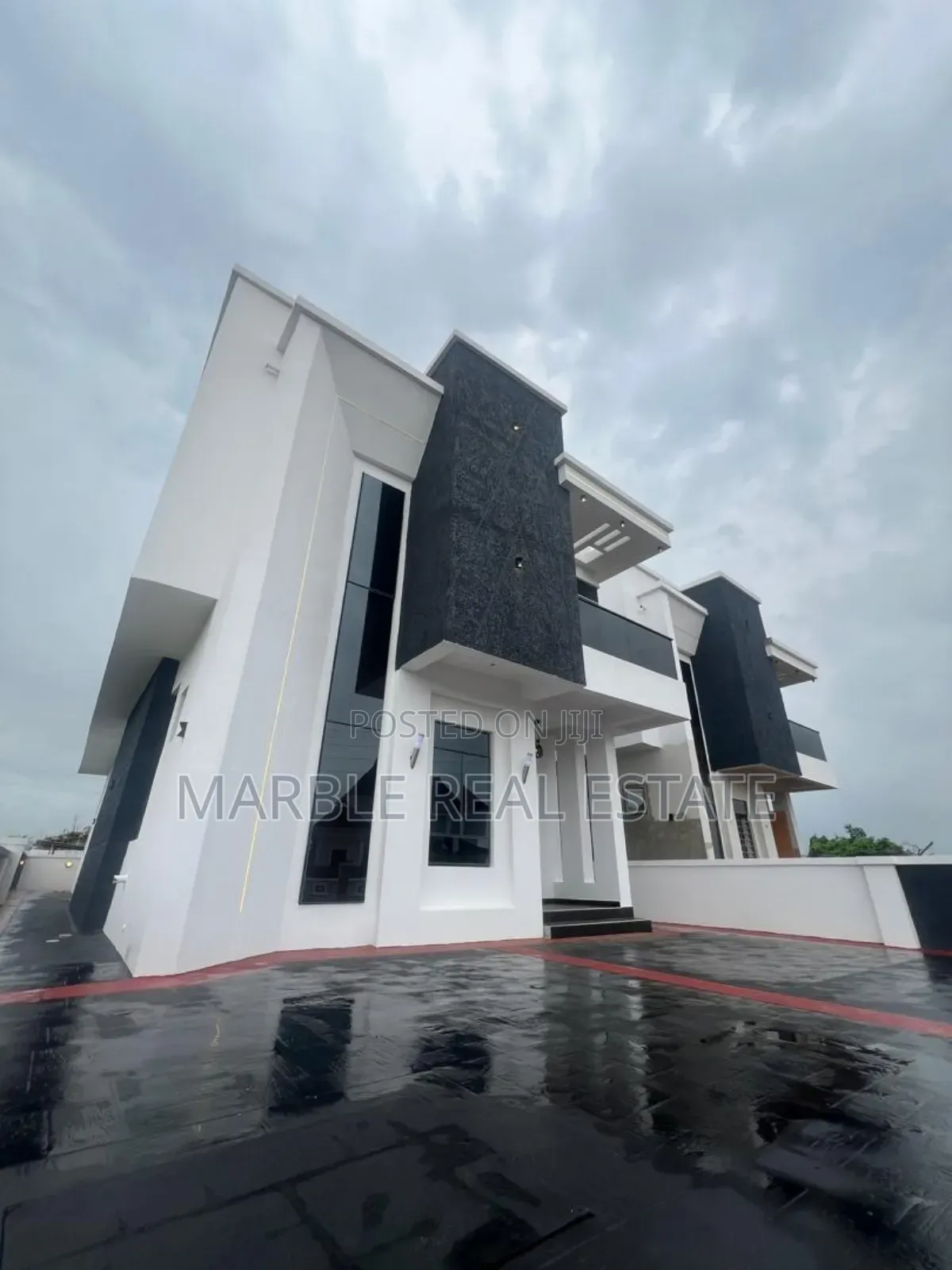 4bdrm Duplex in Pakuro for sale
