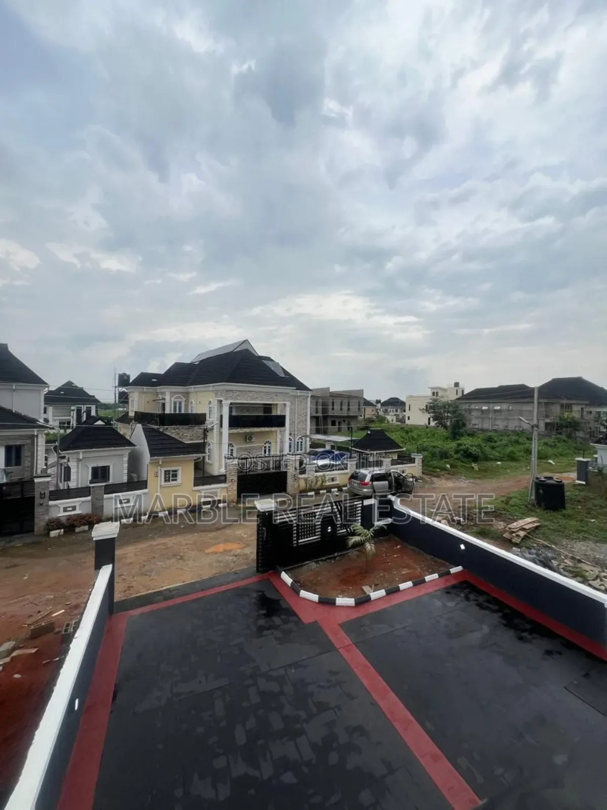 4bdrm Duplex in Pakuro for sale