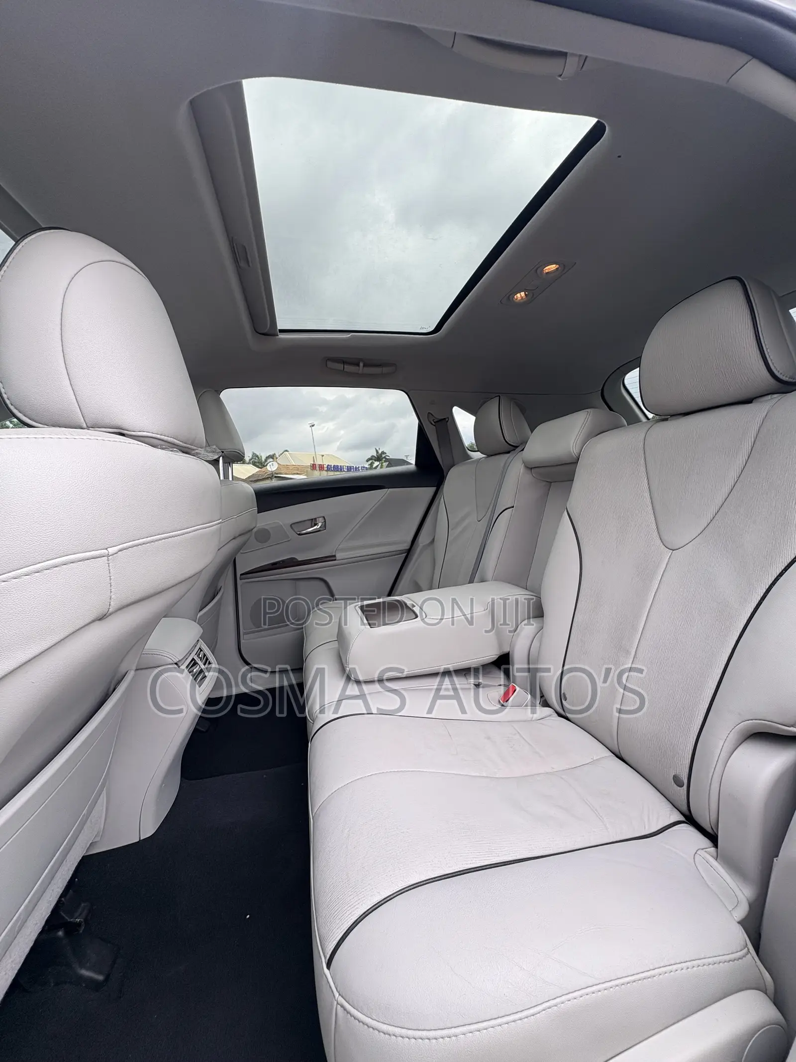 Toyota Venza 2011 Silver