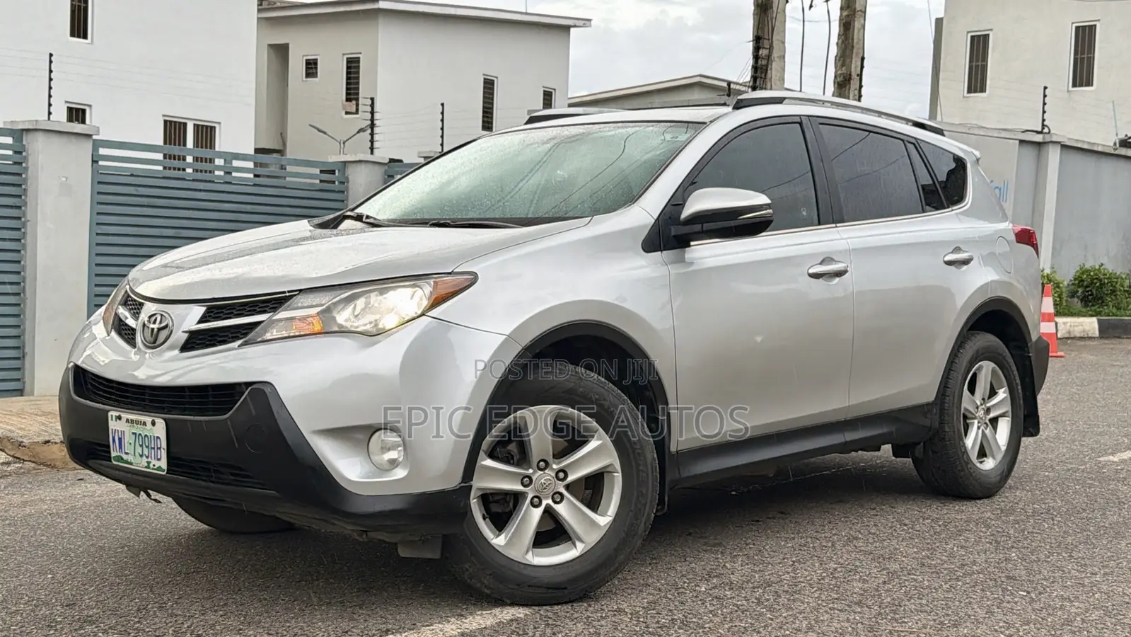 Toyota RAV4 XLE 4dr SUV (2.5L 4cyl 6A) 2014 Silver