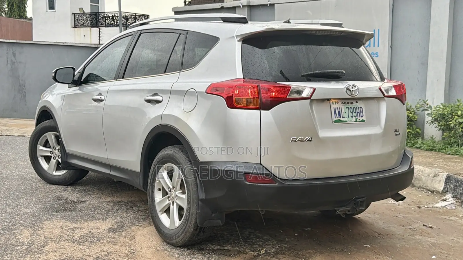 Toyota RAV4 XLE 4dr SUV (2.5L 4cyl 6A) 2014 Silver