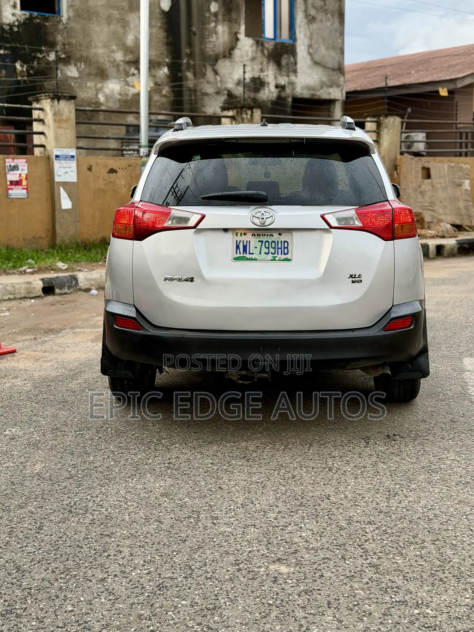 Toyota RAV4 XLE 4dr SUV (2.5L 4cyl 6A) 2014 Silver