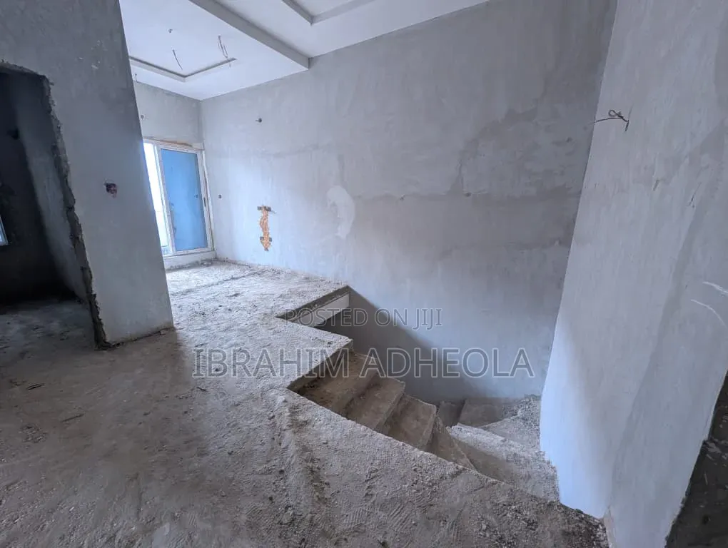 4bdrm Duplex in Ogudu Orioke for sale