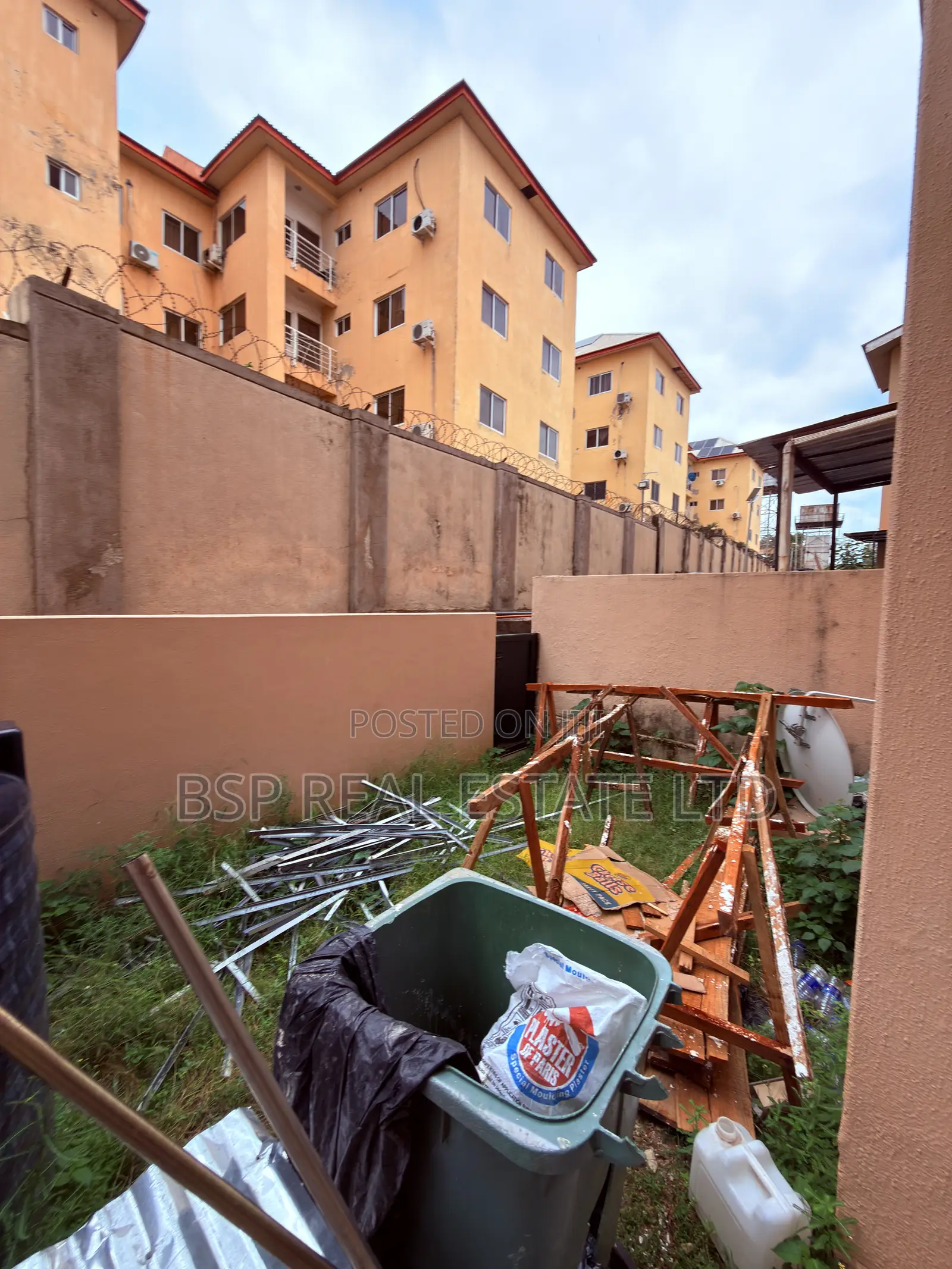 3bdrm Townhouse / Terrace in Wuye for rent