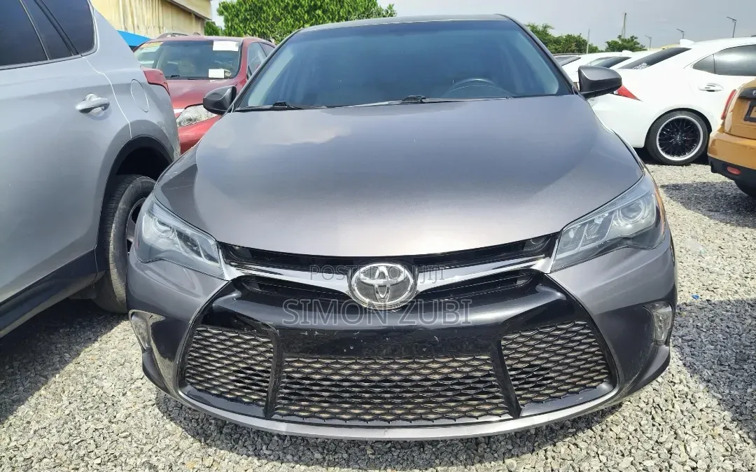 Toyota Camry 2016 Gray