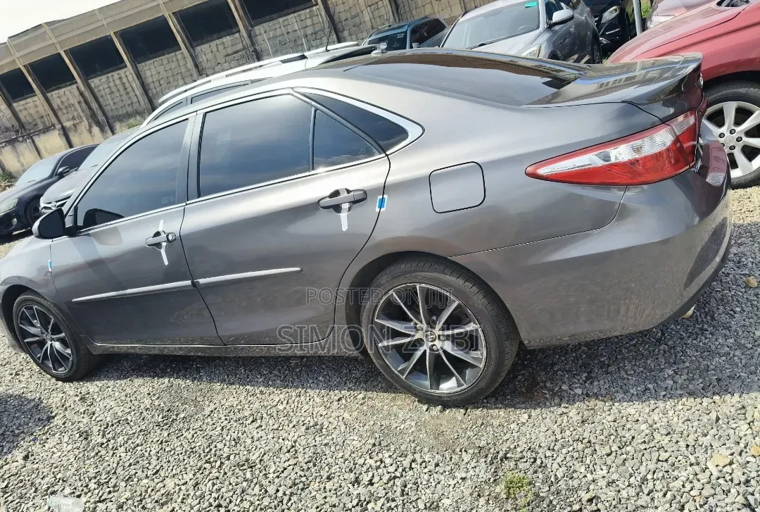 Toyota Camry 2016 Gray