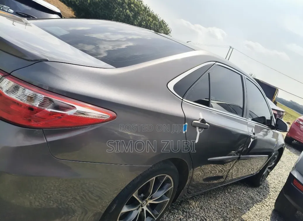 Toyota Camry 2016 Gray
