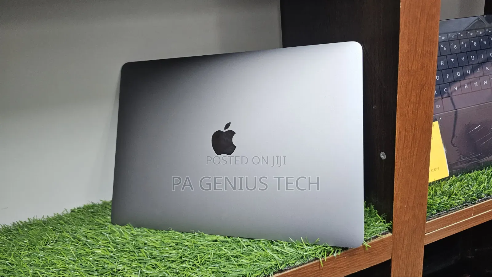 Laptop Apple MacBook Air 2020 16GB Intel Core i5 SSD 256GB