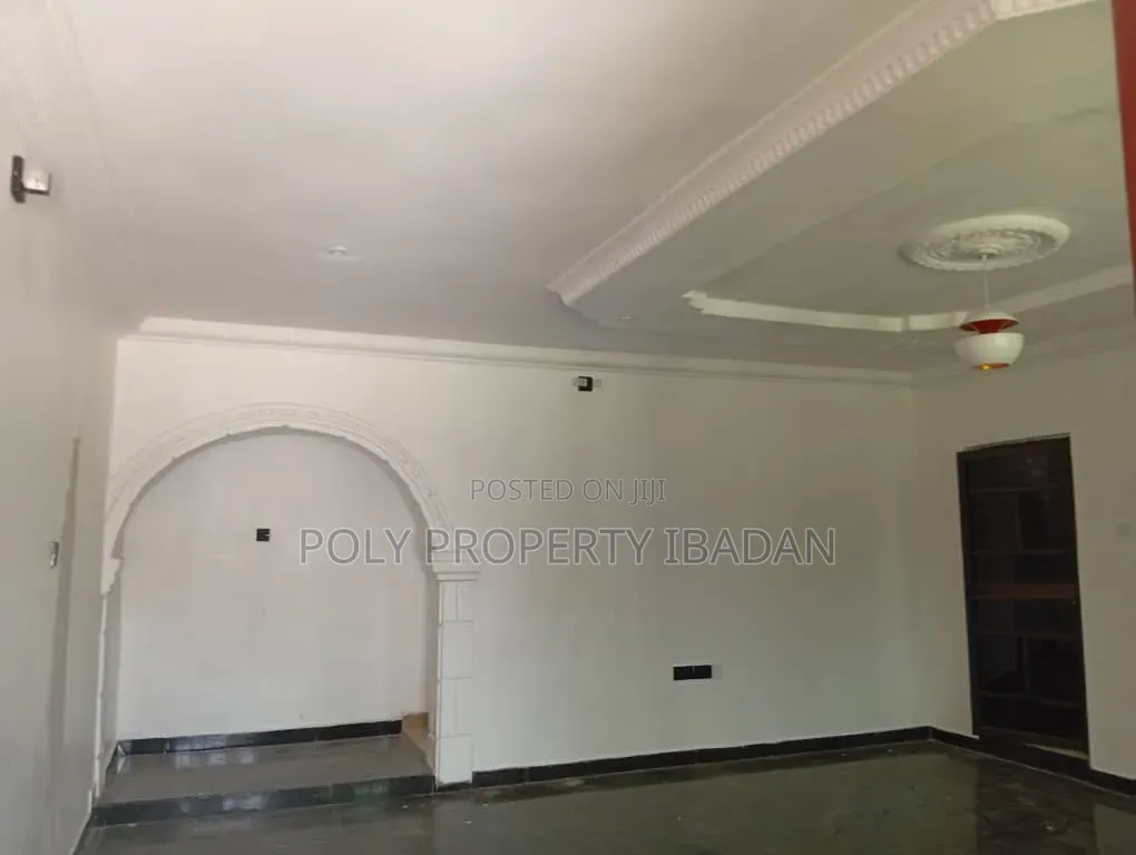 2bdrm Apartment in Ayegun, Akobo for rent