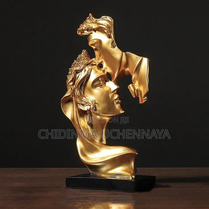 Mini Resin Lovers Statue Figurine