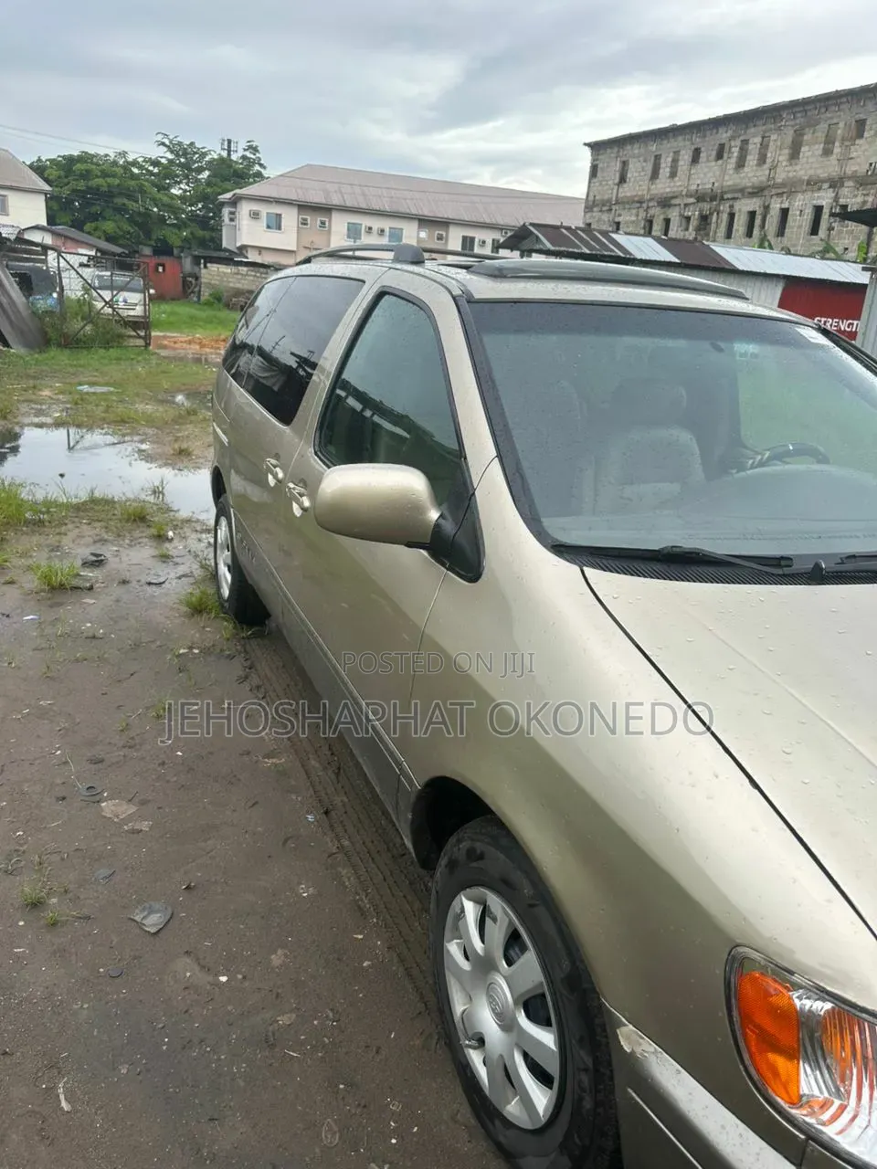 Toyota Sienna LE 2002 Gold