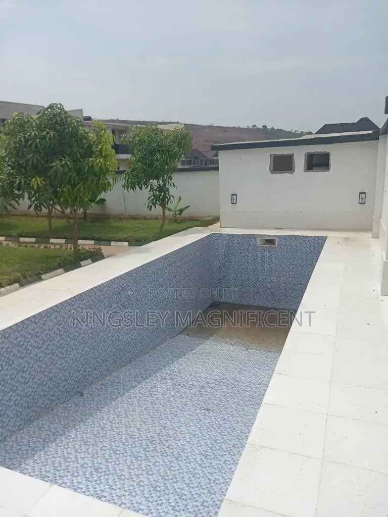 6bdrm Duplex in Zone E, Apo Resettlement for sale