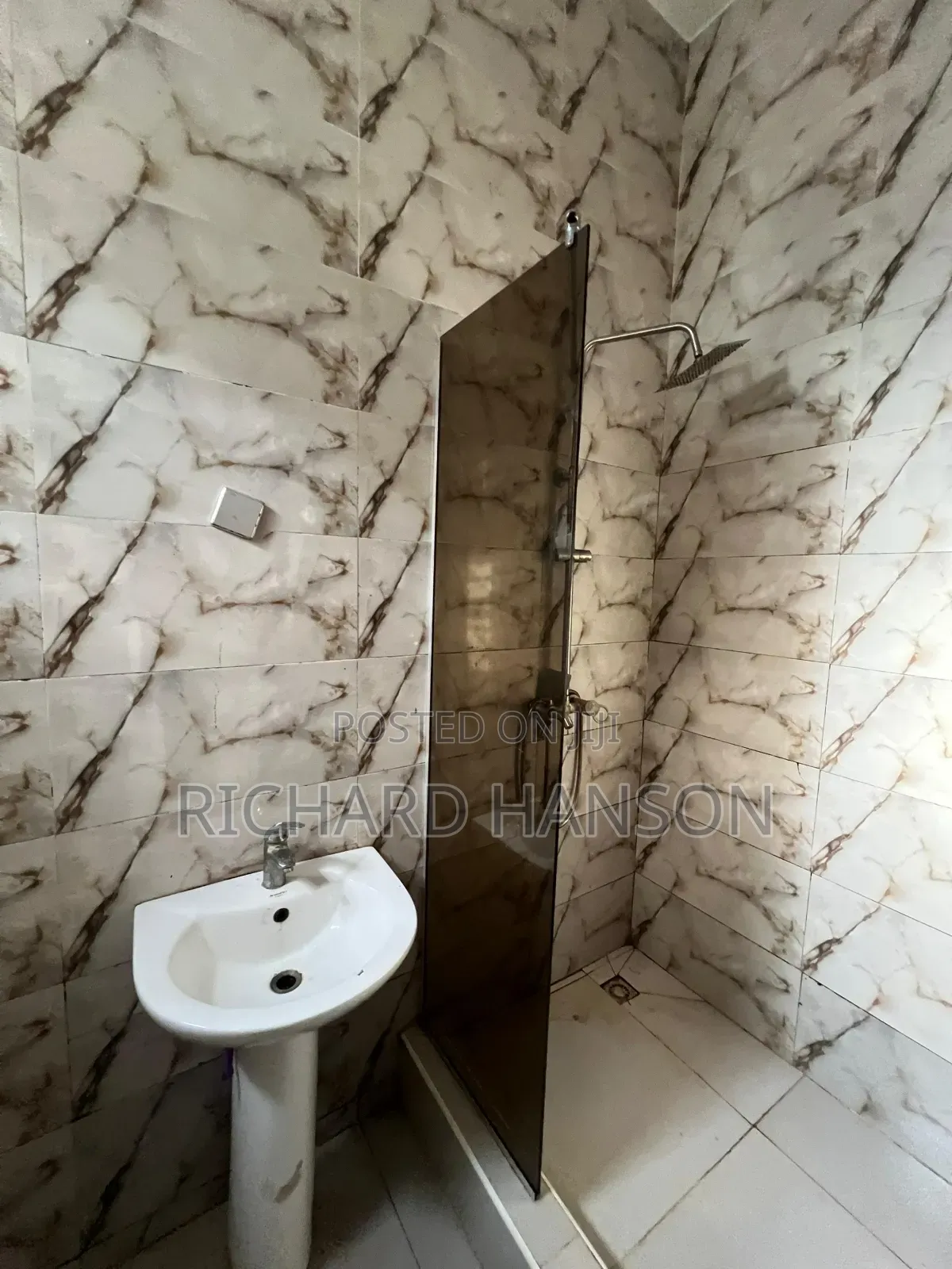 1bdrm Shared Apartment in Dpkay (Not Mini, Chevron for rent