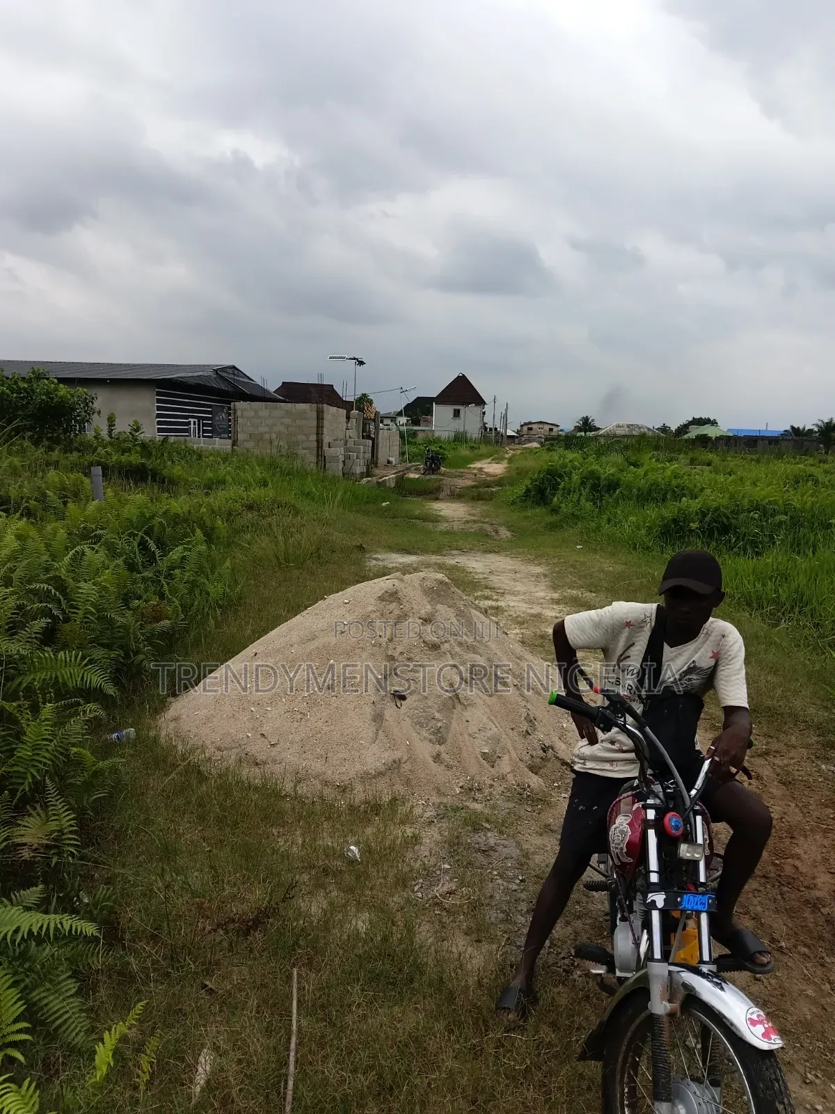 A Plot Off Ijegun-Ijagemo Express After Isheri Oshun Lagos