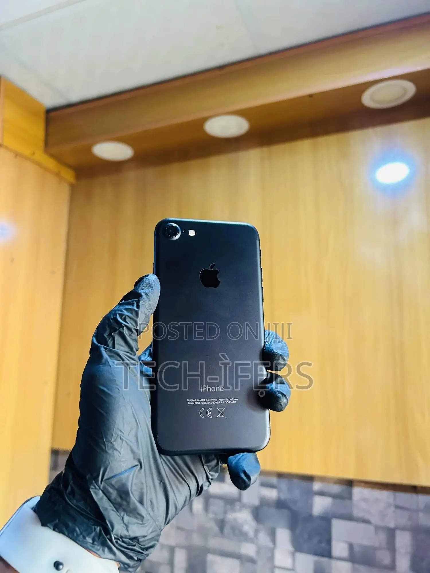 Apple iPhone 7 32 GB Black