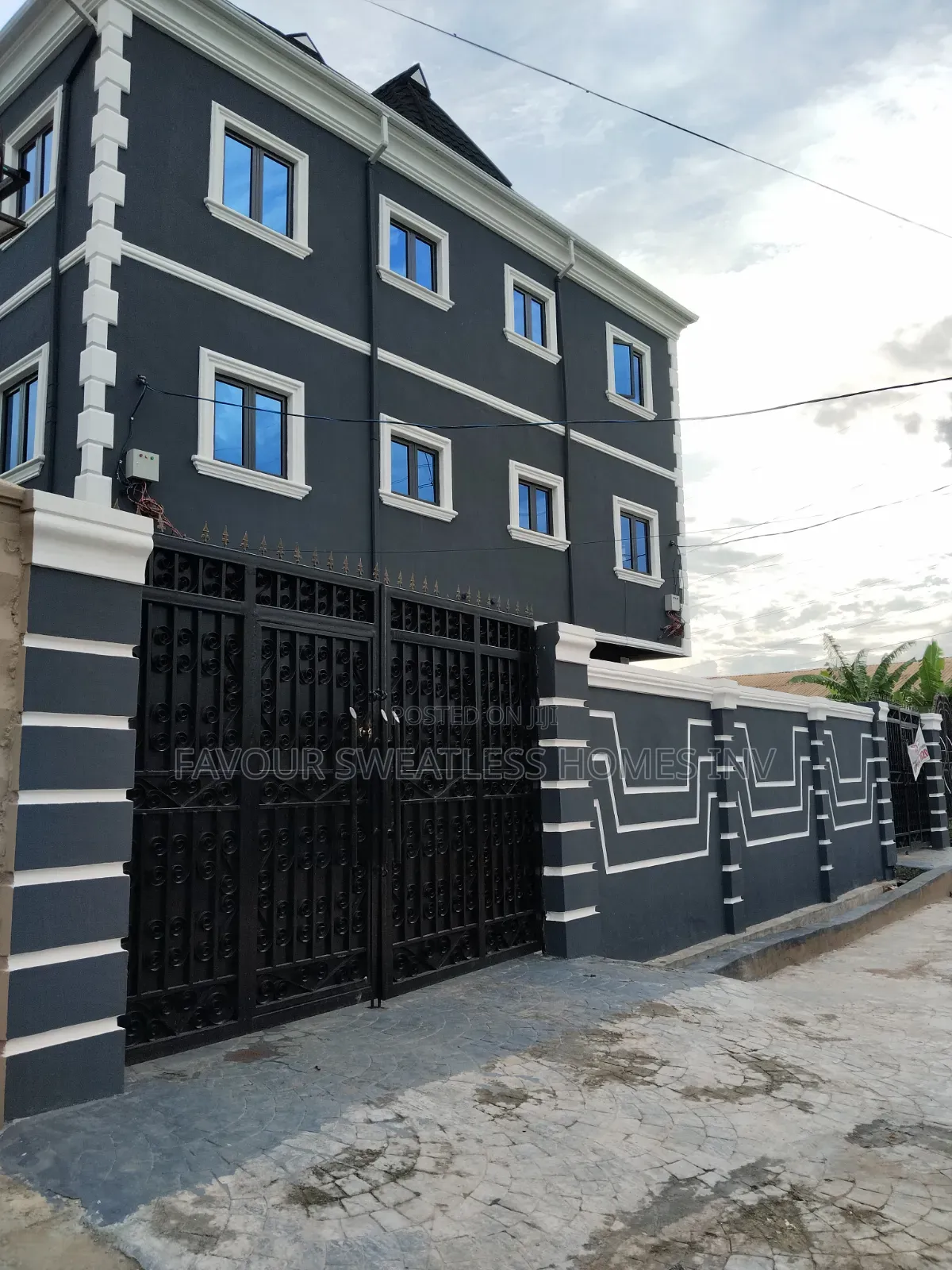 2bdrm Apartment in Magboro  Via Ojodu, Obafemi-Owode for rent