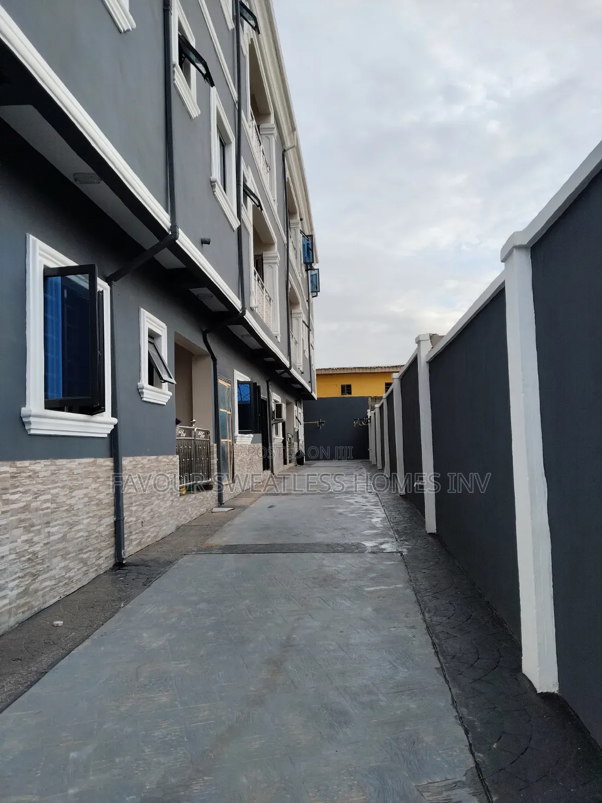 2bdrm Apartment in Magboro  Via Ojodu, Obafemi-Owode for rent