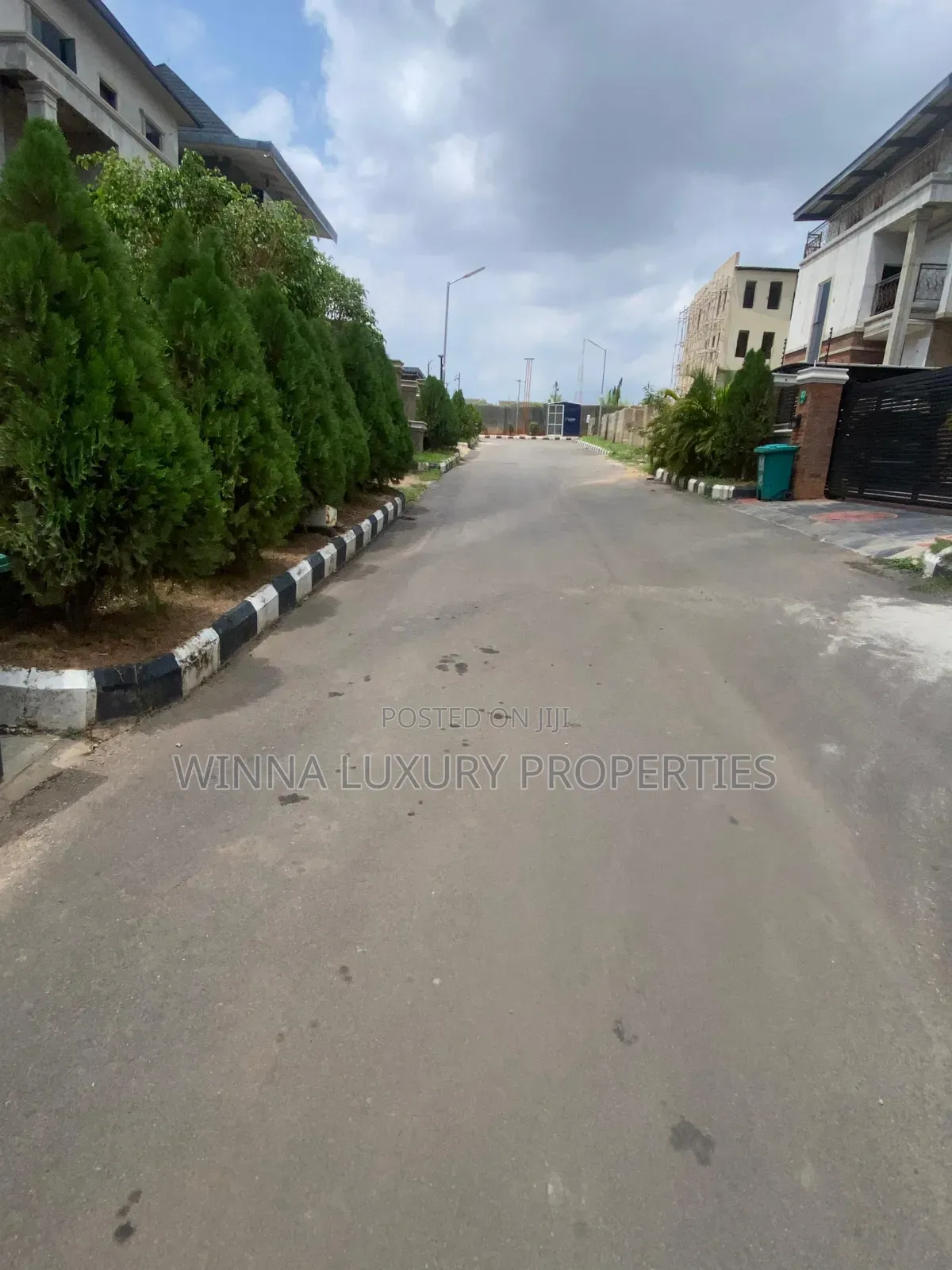 6bdrm Duplex in Tiansvine Prime, Lugbe District for sale