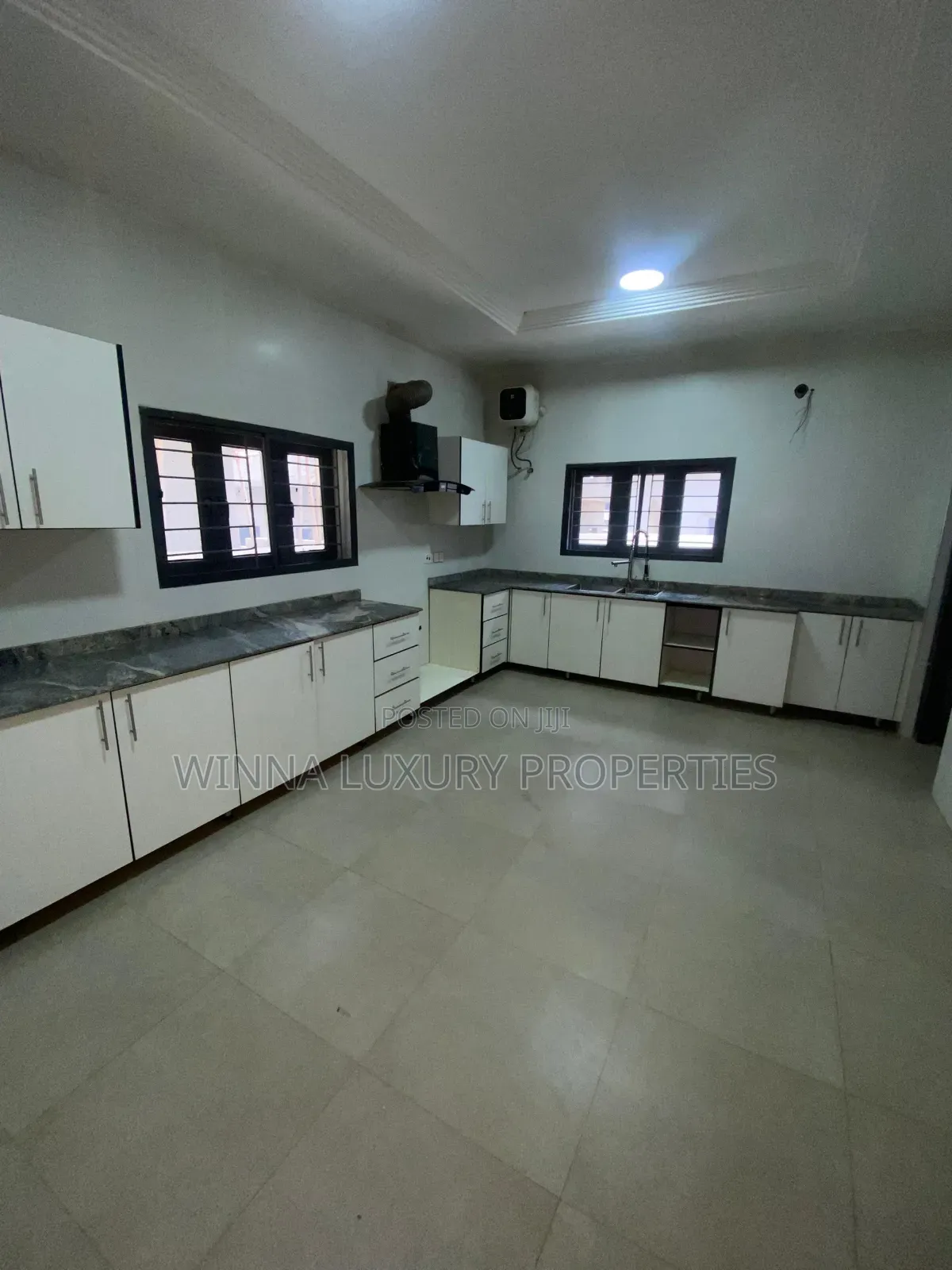 6bdrm Duplex in Tiansvine Prime, Lugbe District for sale