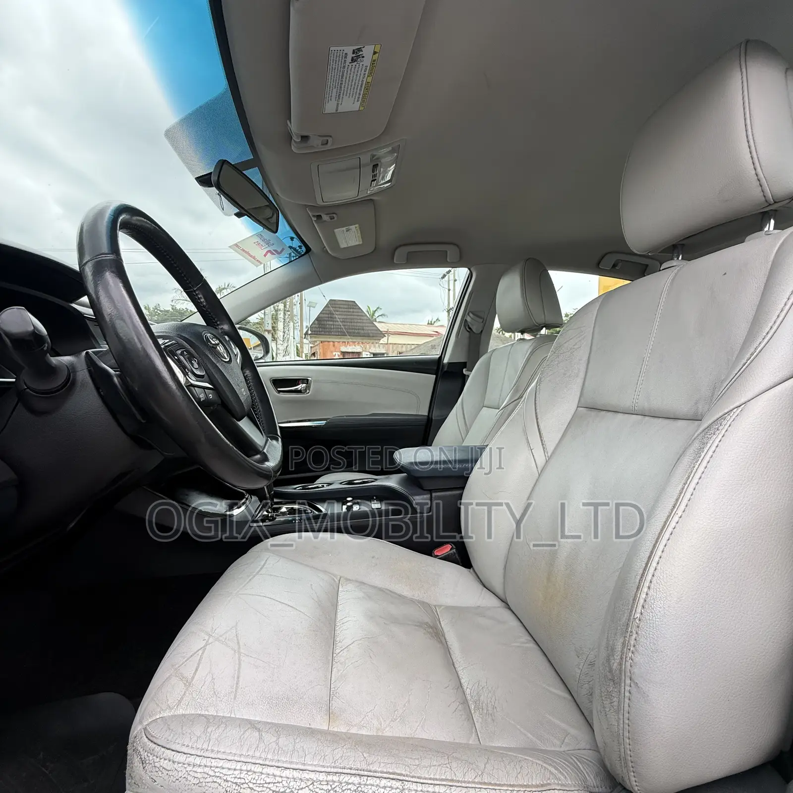 Toyota Avalon XLE 4dr Sedan (3.5L 6cyl 6A) 2015 White