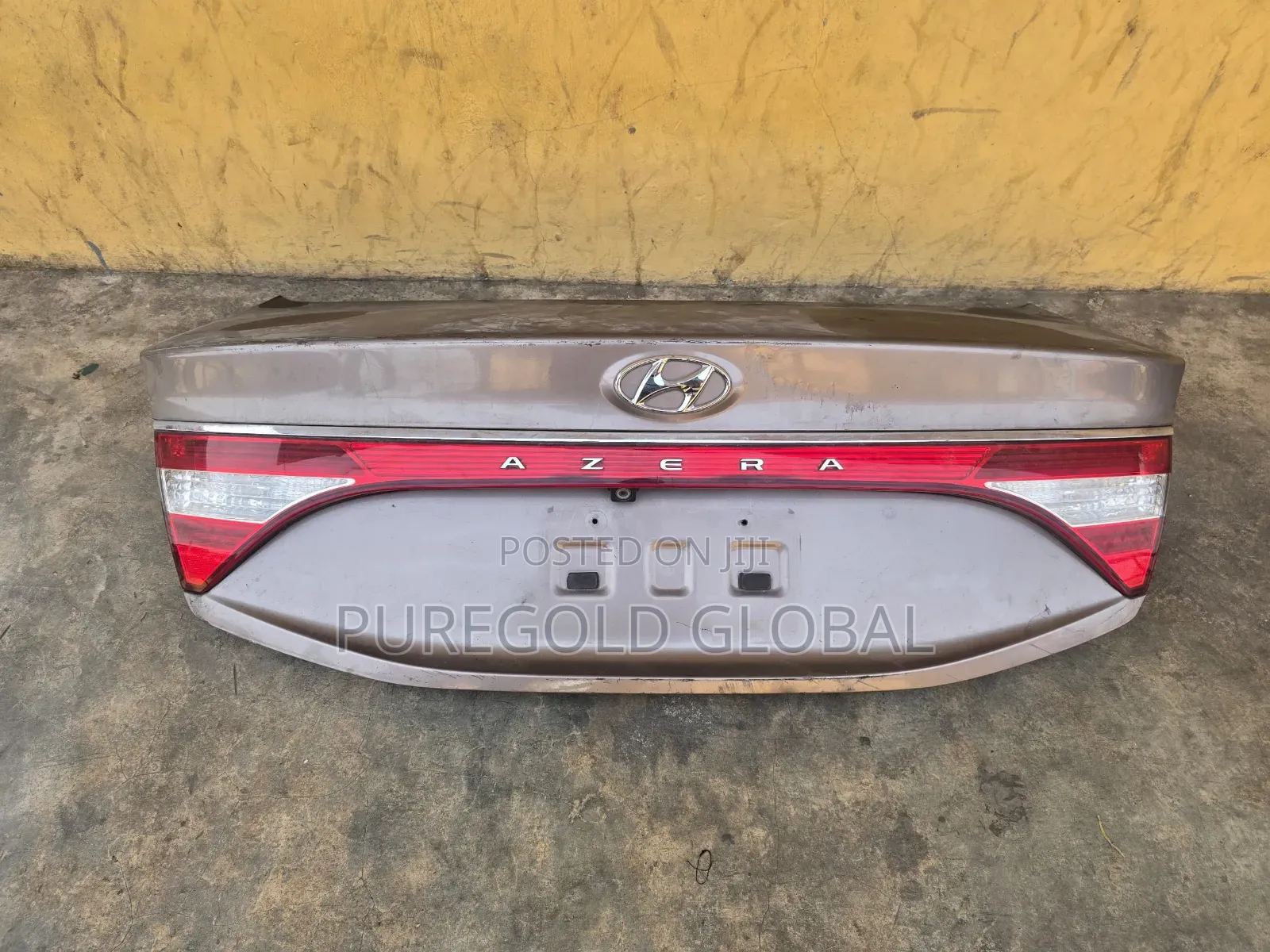 Hyundai Azera 2012 and 2015 Complete Booth