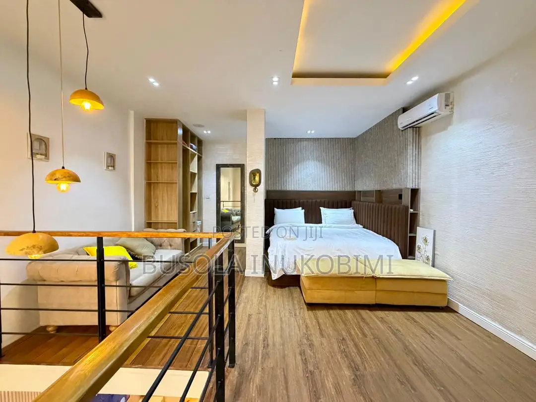 Sophisticated and Cozy One Bedroom Loft
