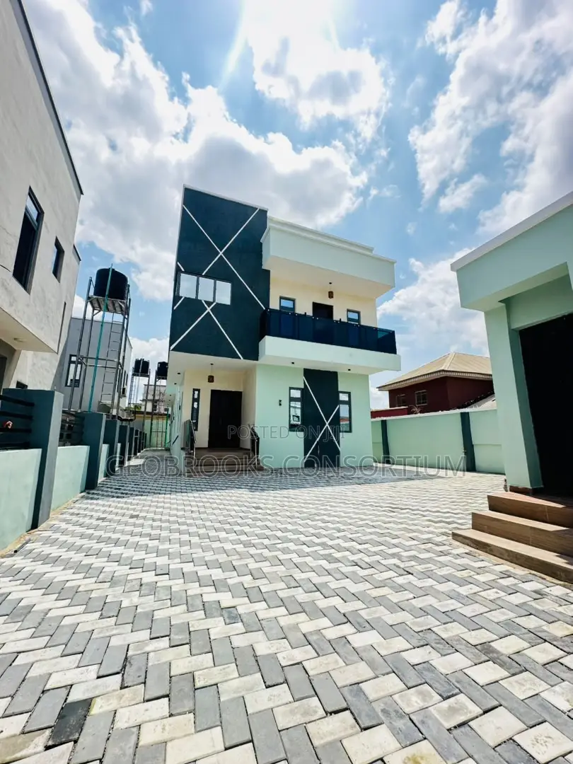 4bdrm Duplex in New Bodija Gra for sale