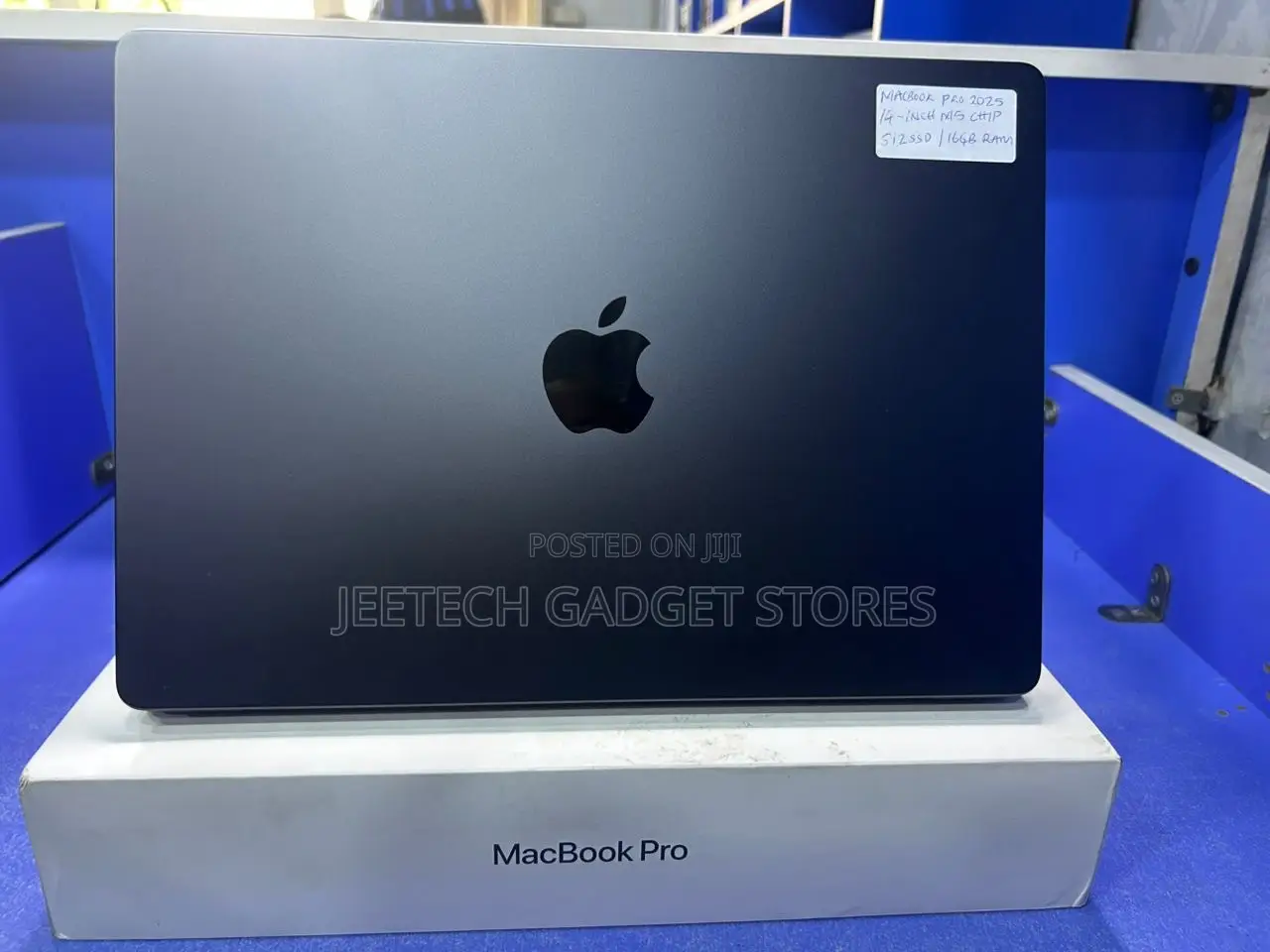 Laptop Apple MacBook Pro 2025 M5 16GB Apple M5 SSD 512GB