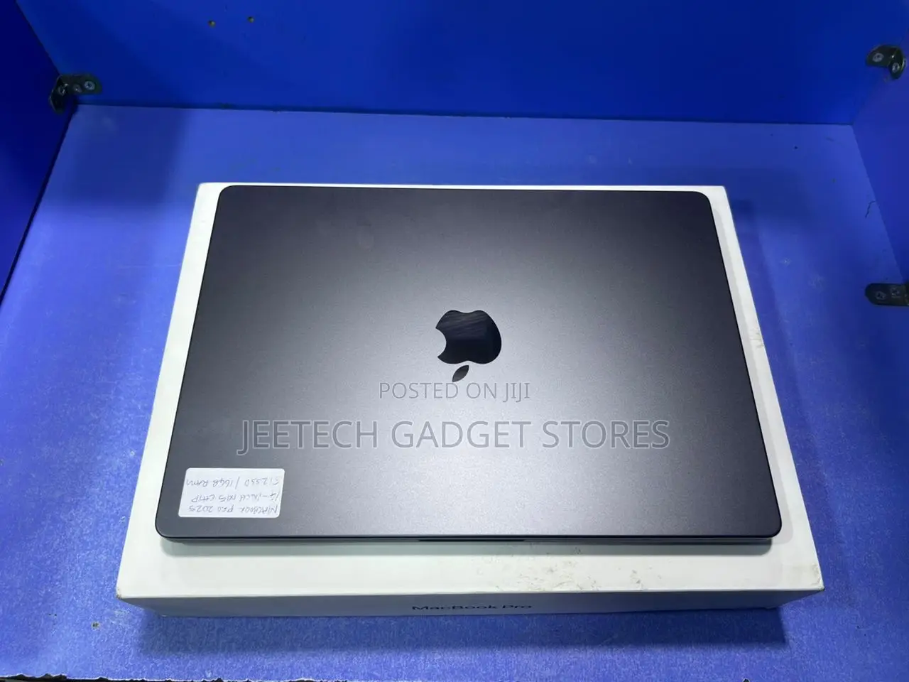 Laptop Apple MacBook Pro 2025 M5 16GB Apple M5 SSD 512GB