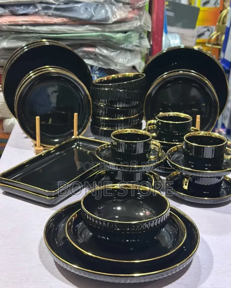 32 Pieces Luxury Porcelain Dinner Set