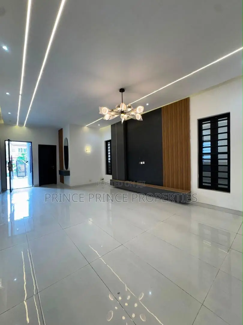 Furnished 5bdrm Duplex in Thomas Estate for sale